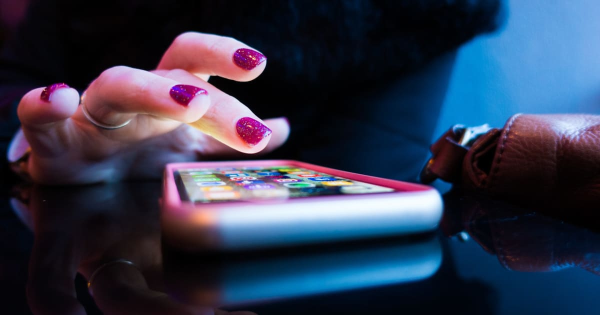 Mobilne kasyno online: aplikacje czy wersje przeglÄ…darki?