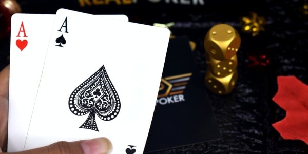 Najpopularniejsze porady pokerowe, które pomogą Ci wygrać